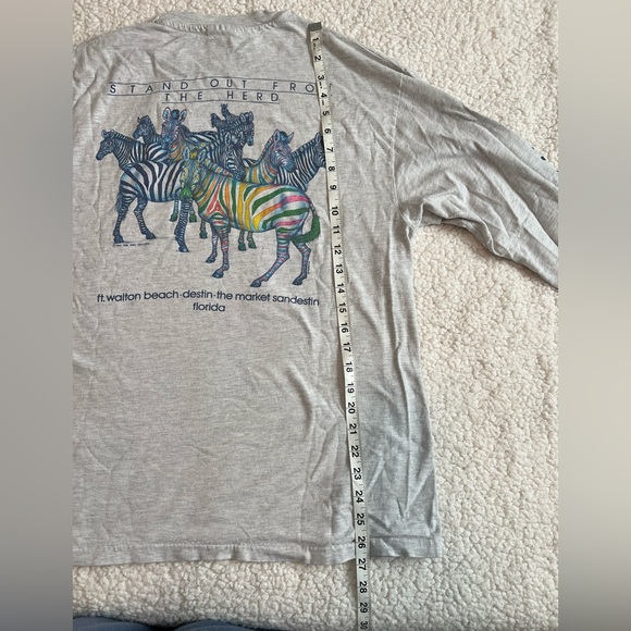 Vintage The Zoo Gallery T shirt - Picture 8 of 8